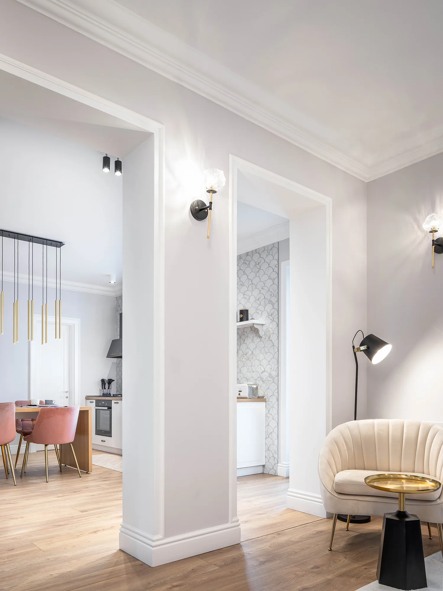 Amenajare interioara rezidentiala — APARTAMENT ELEGANT CU ACCENTE MODERNE, stil tranzitional, Timisoara. Imagine 3 din 14