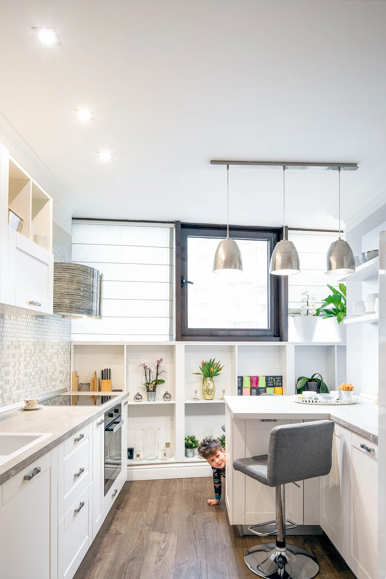 Amenajare interioara rezidentiala — APARTAMENT GLAM CONTEMPORAN, stil modern eclectic cu influente glam, Resita. Imagine 6 din 8
