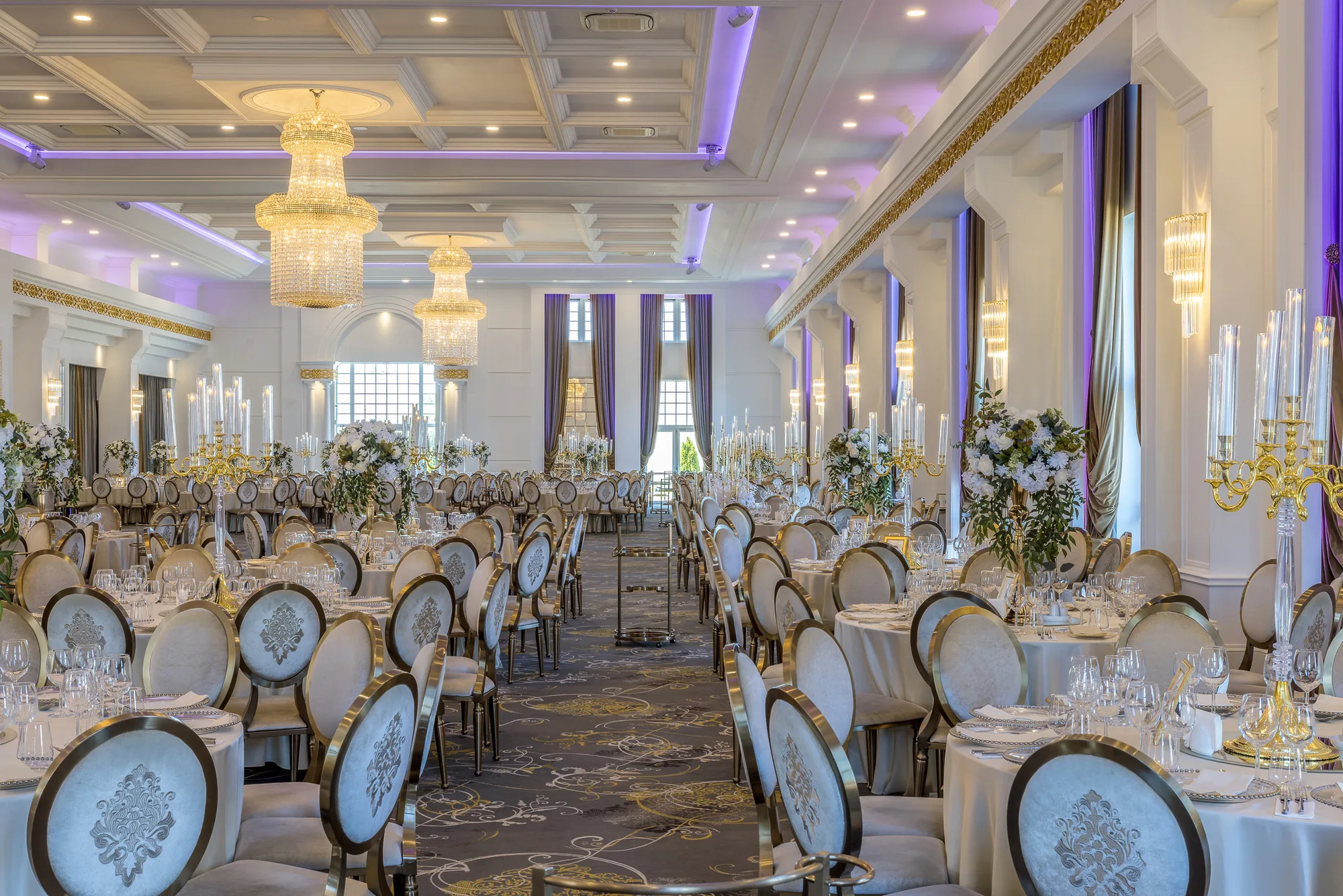 Amenajare interioara comerciala — CERNA EVENTS, stil neoclasic, Caransebes. Imagine 8 din 8
