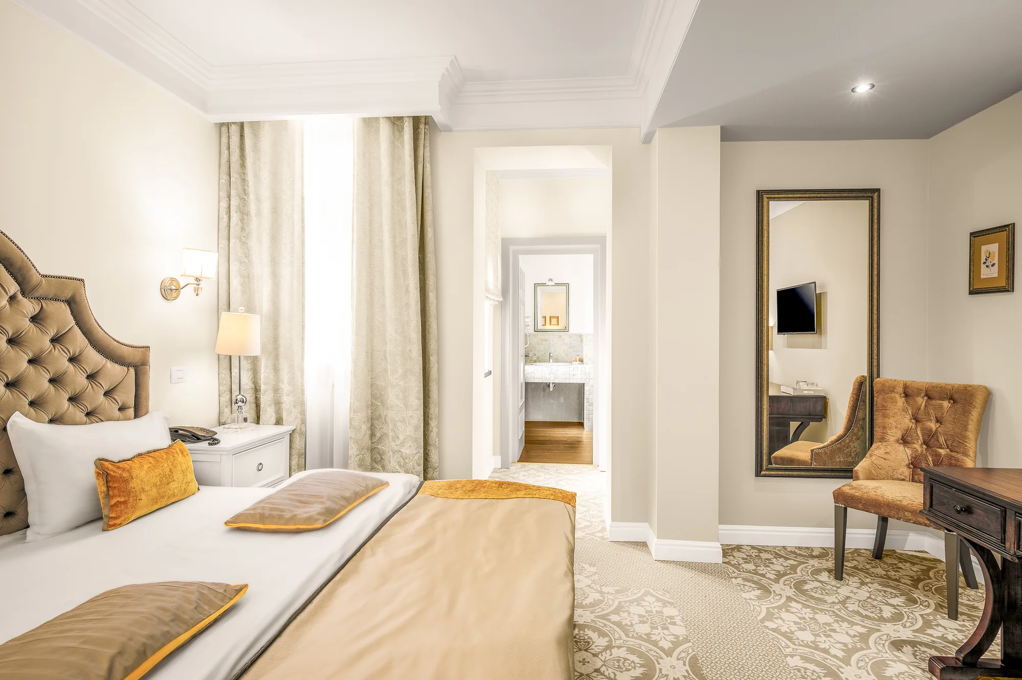 Amenajare interioara comerciala — HOTEL VERSAY, stil clasic, Baile Herculane. Imagine 12 din 16