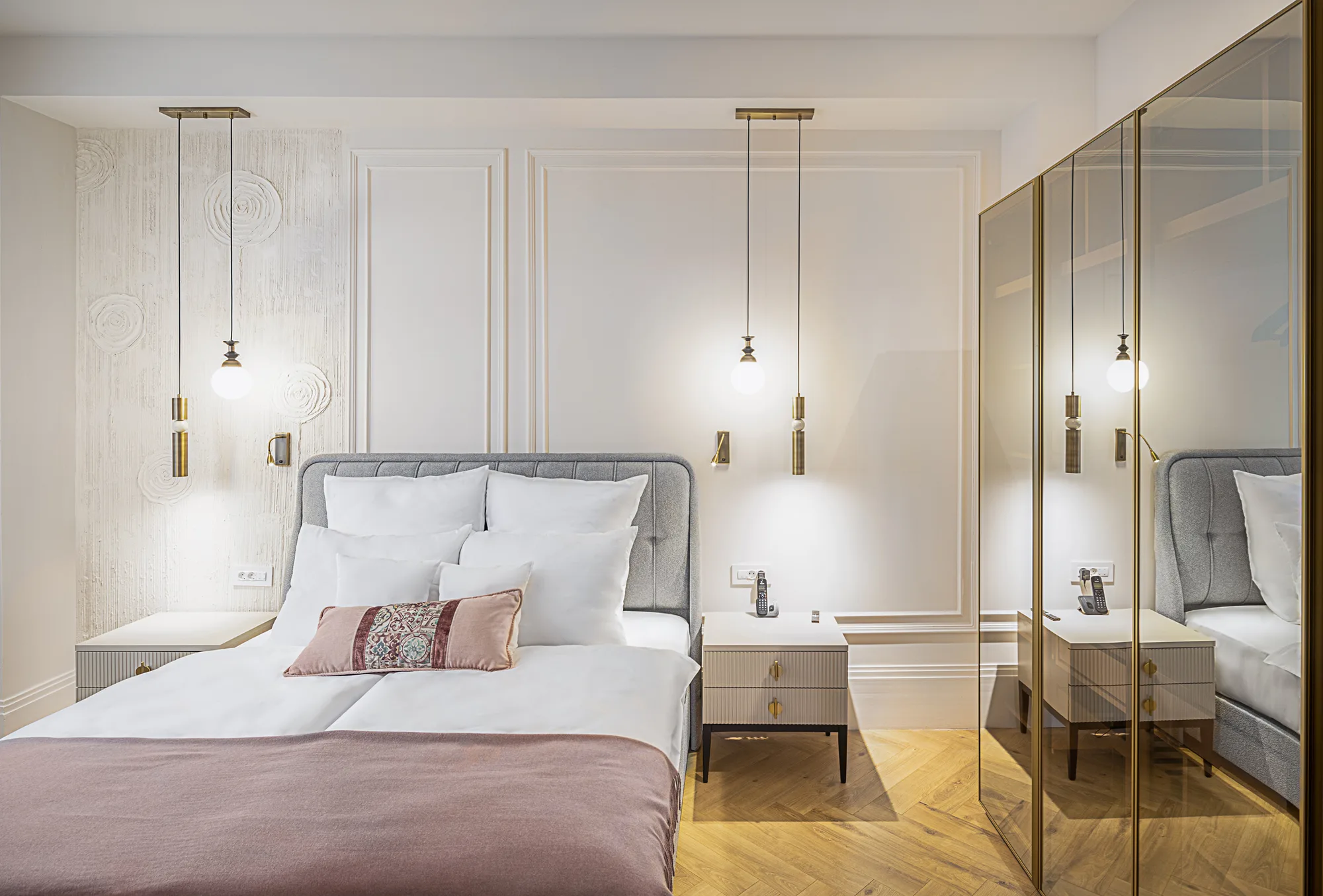 Amenajare interioara comerciala — HOTEL ZET, stil glam contemporan, Timisoara. Imagine 2 din 12