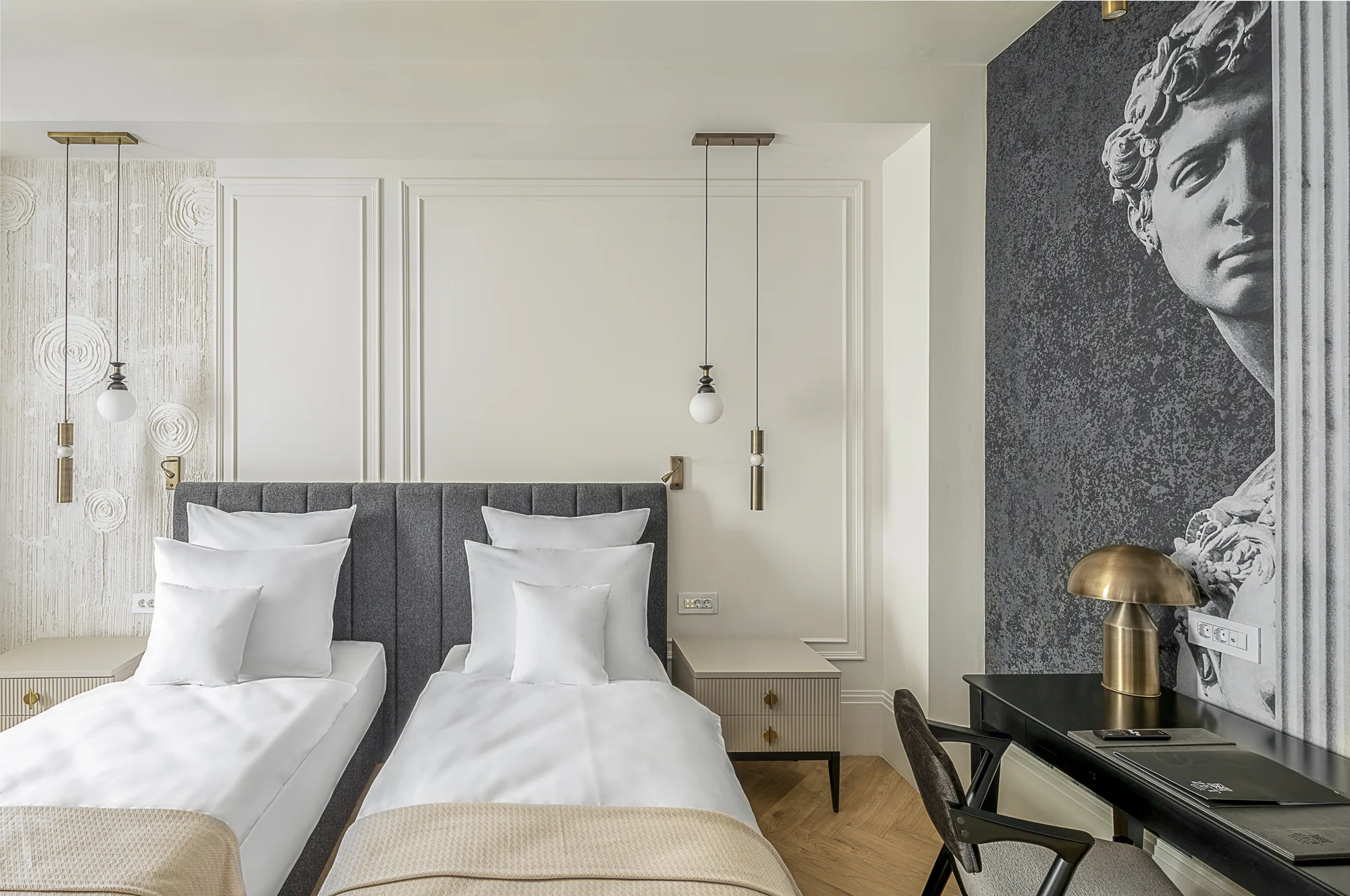 Amenajare interioara comerciala — HOTEL ZET, stil glam contemporan, Timisoara. Imagine 3 din 12