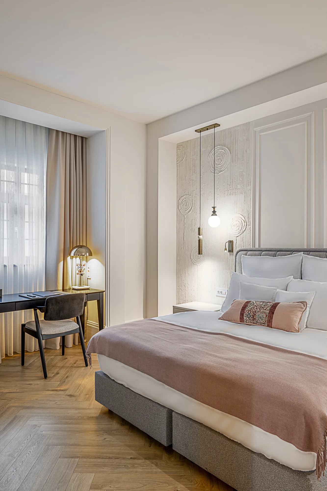 Amenajare interioara comerciala — HOTEL ZET, stil glam contemporan, Timisoara. Imagine 4 din 12