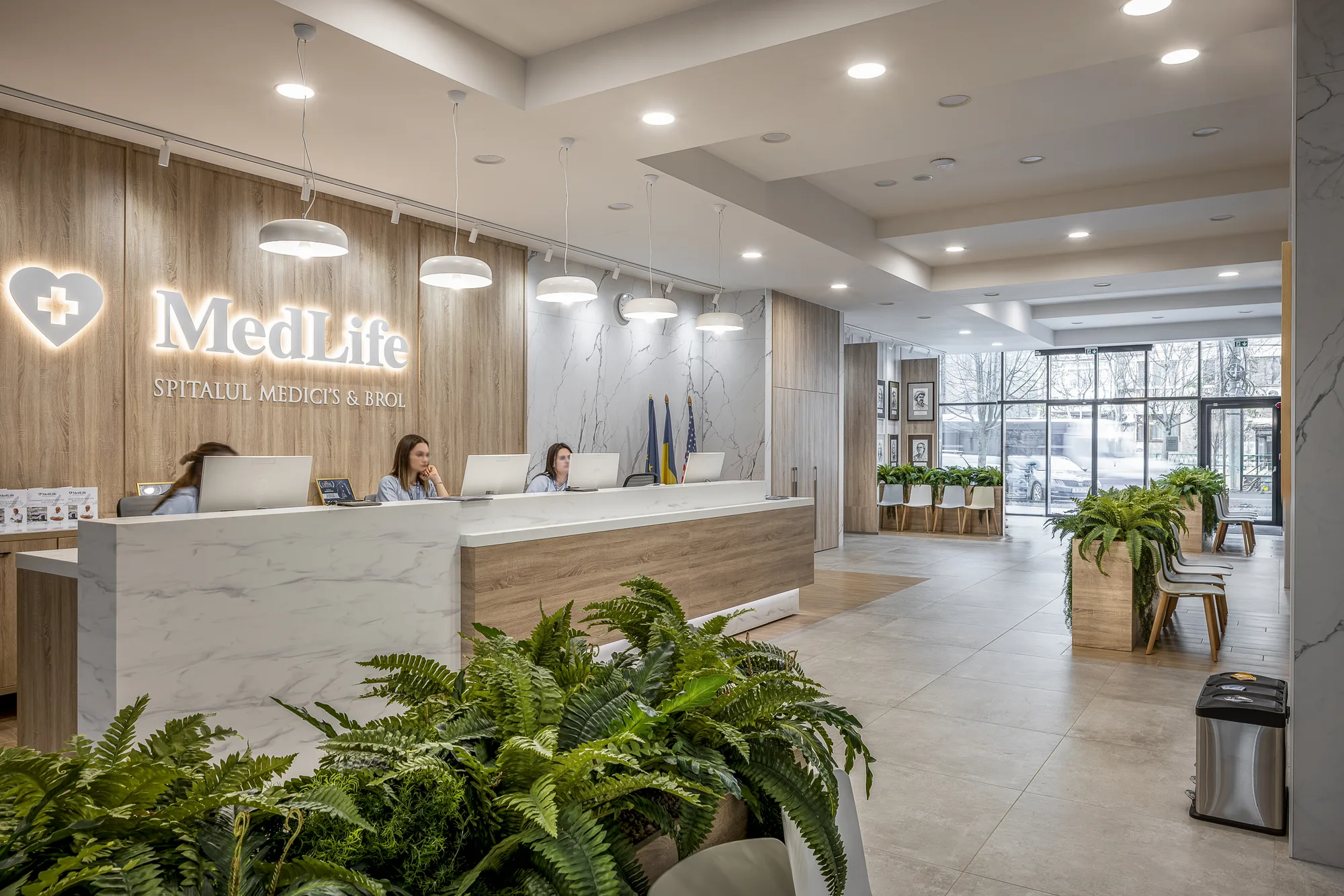Amenajare interioara comerciala — SPITAL MEDLIFE BY MEDICI’S, stil contemporan, Timisoara. Imagine 1 din 22