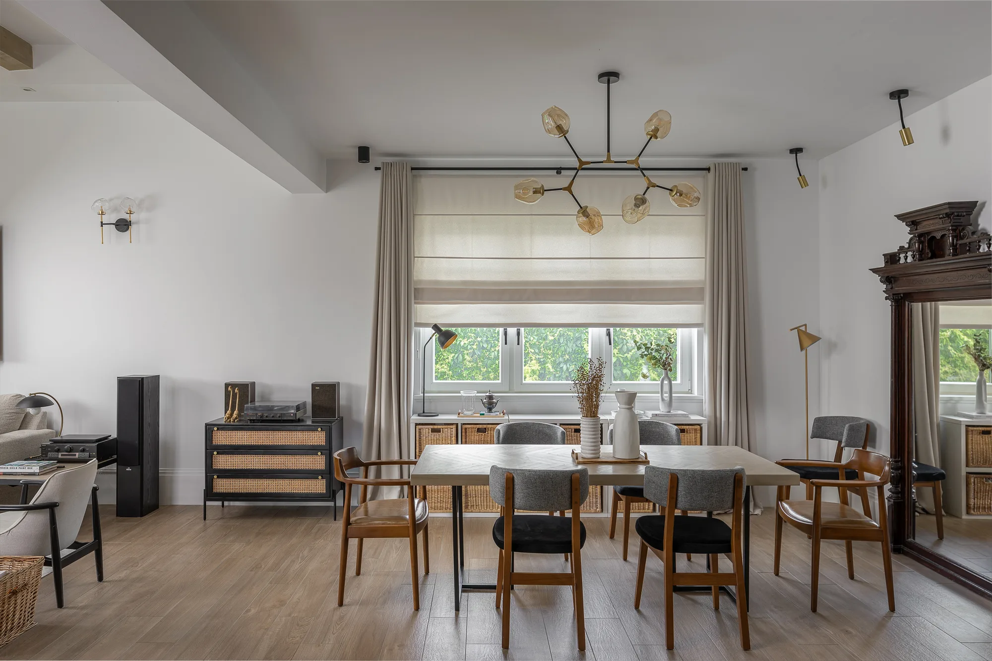 Amenajare interioara rezidentiala — VILA IN STIL TRANZITIONAL, stil farmhouse si rustic, Timisoara. Imagine 2 din 7